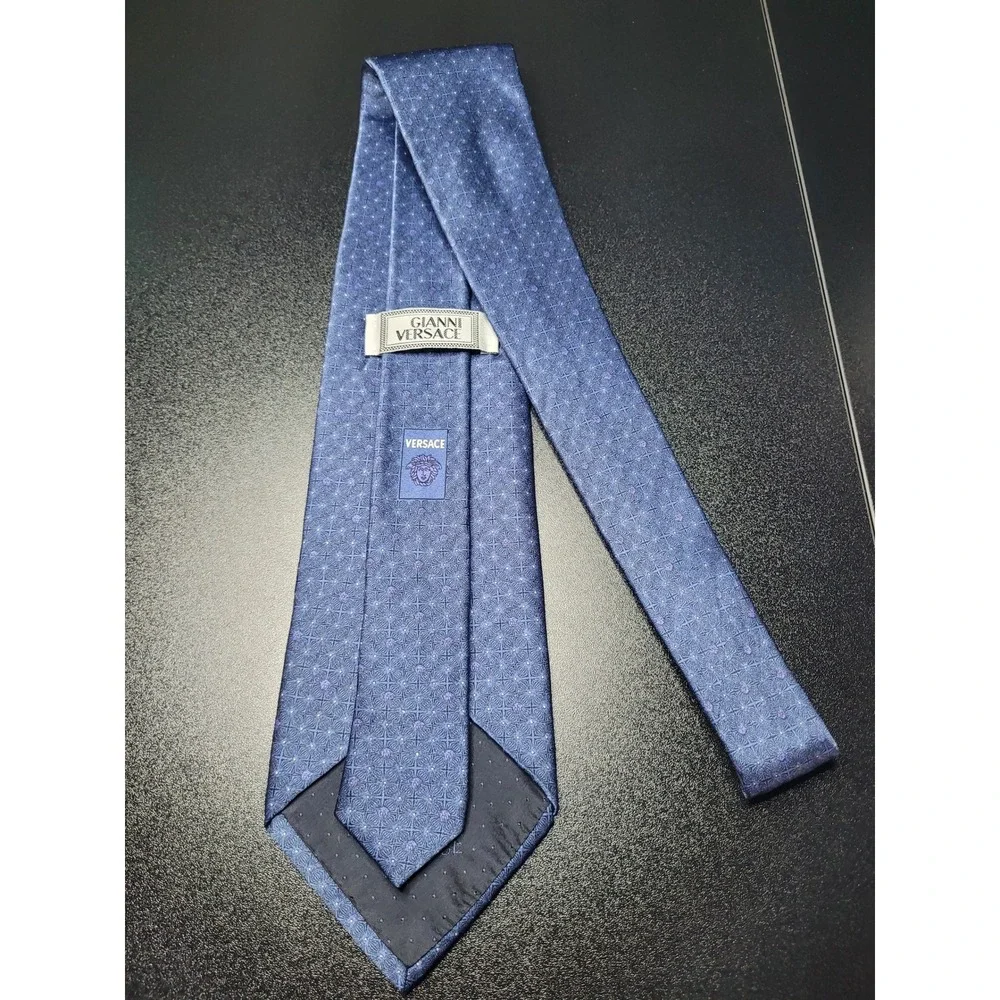 Gianni Versace Men's Necktie Blue Geometric Silk 3.75 x 58 Excellent